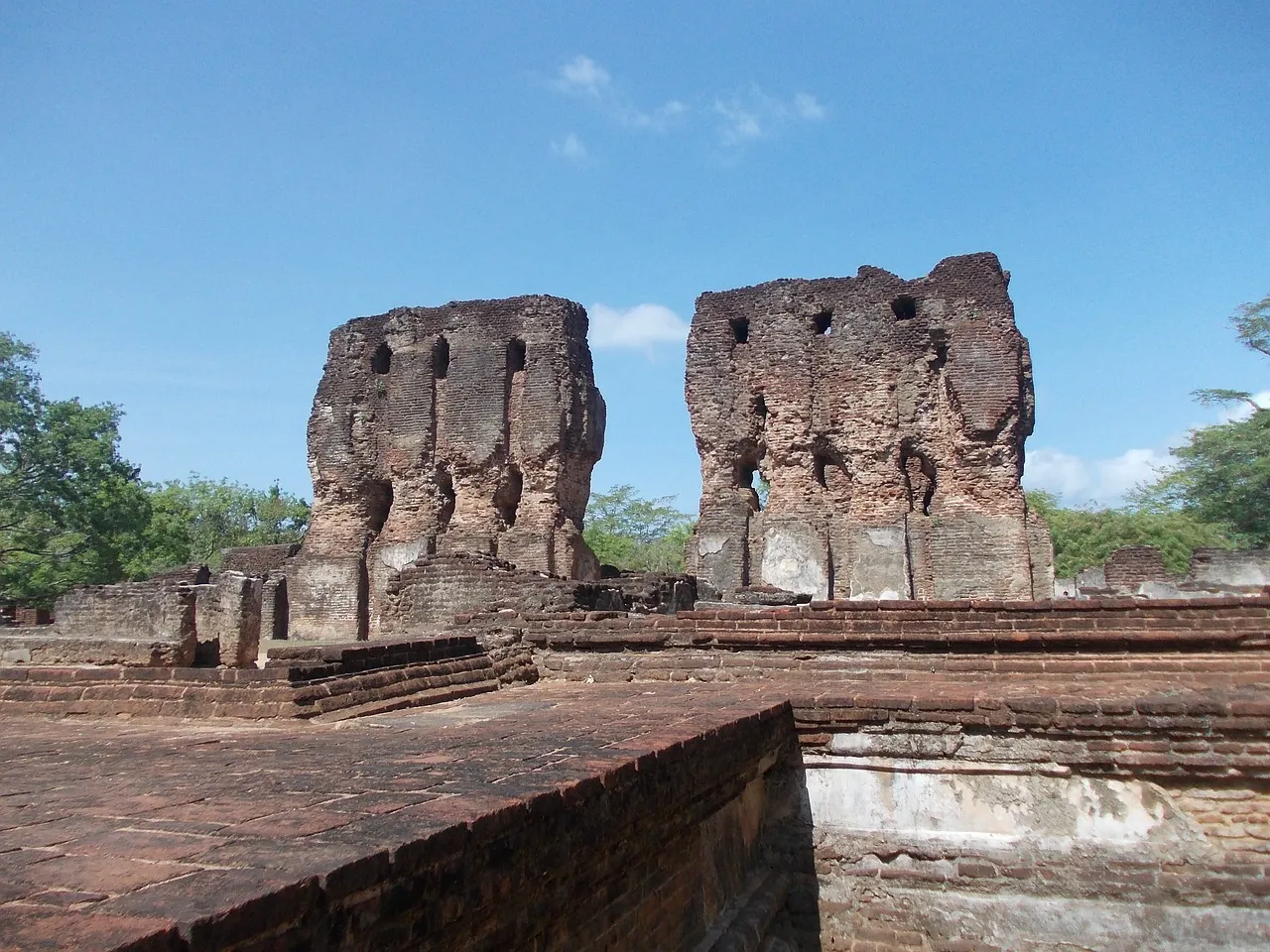 polonnaruwa (2) (1)